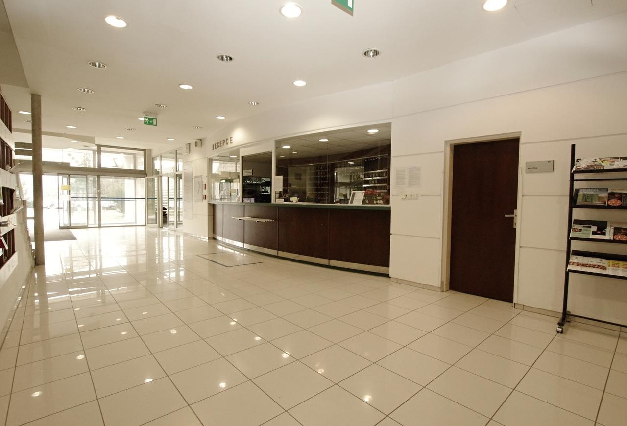 Kolej Akademie Hotel Brno Eksteriør billede
