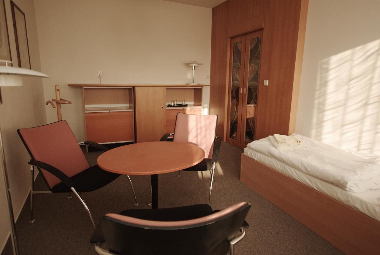 Kolej Akademie Hotel Brno Eksteriør billede